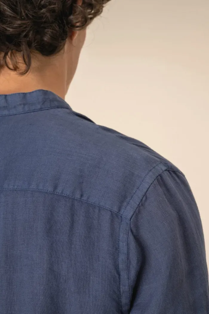Camicia uomo con collo alla coreana slavata in lino