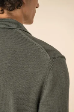 Maglione da uomo con colletto a polo