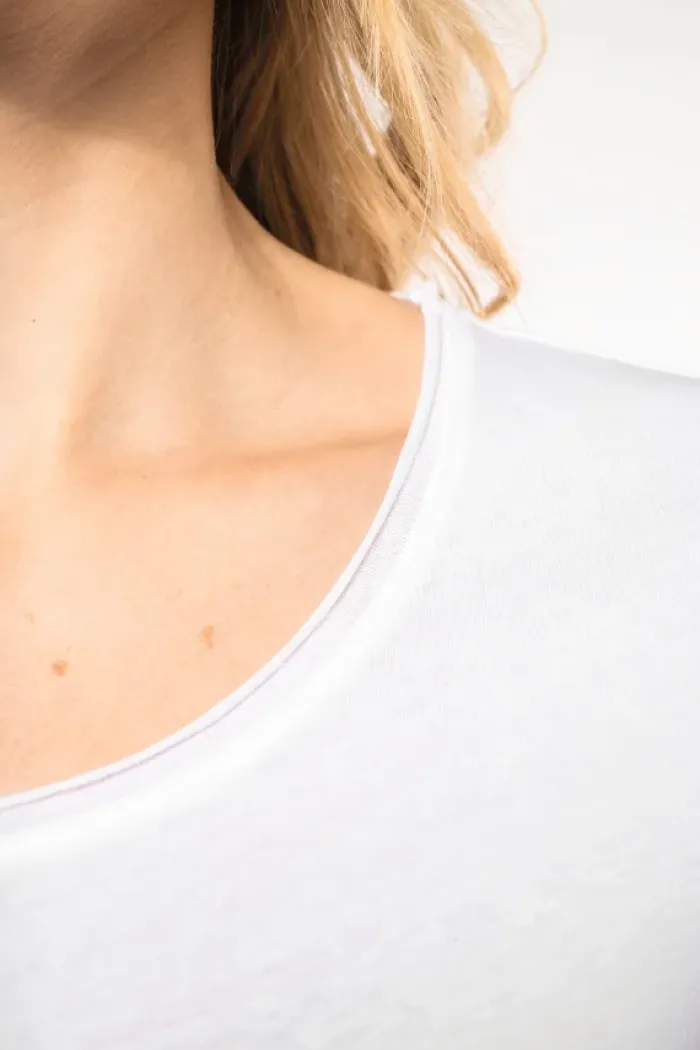 T-shirt donna maniche corte e collo con bordi a taglio vivo